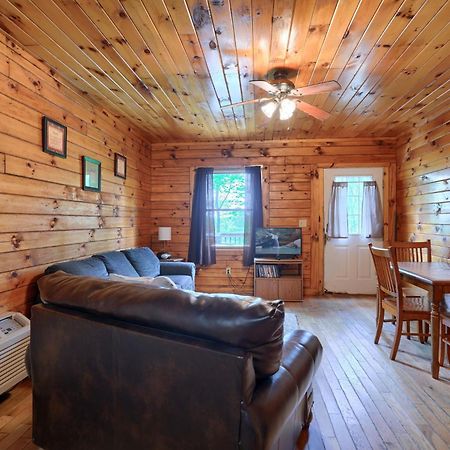 Blue Rose Cabins - Pine Ridge Cabin Logan Kültér fotó