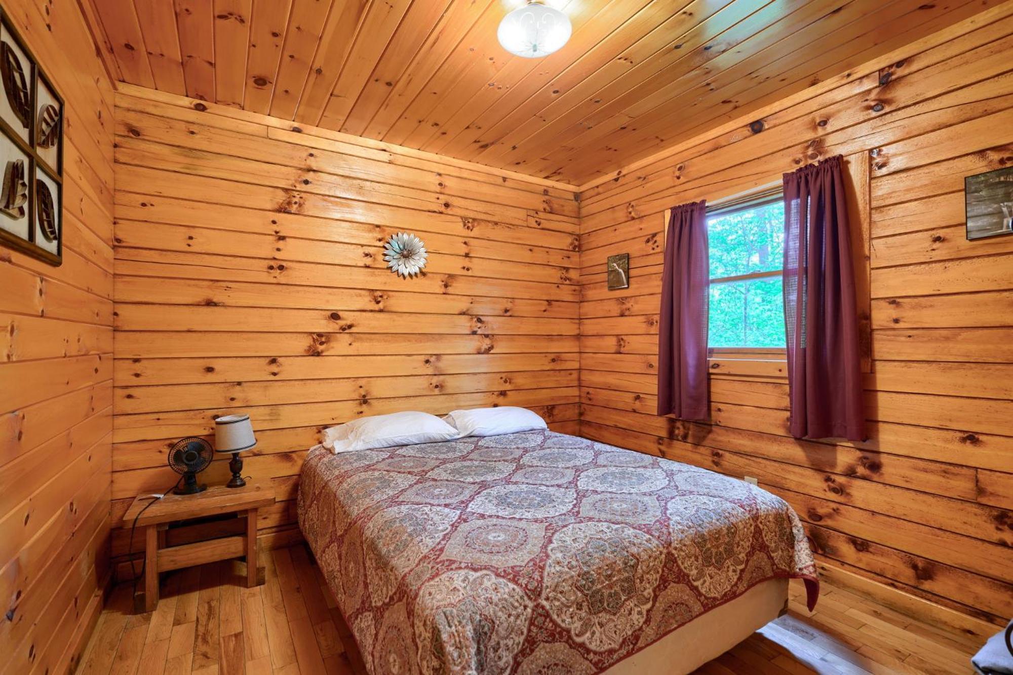 Blue Rose Cabins - Pine Ridge Cabin Logan Kültér fotó